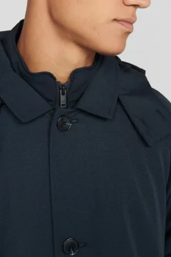 MAclyde Mantel
