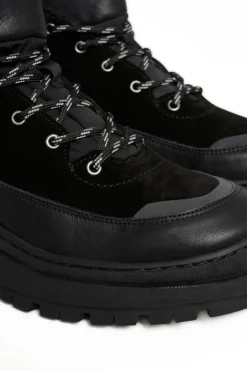 MAOsmar Stiefel