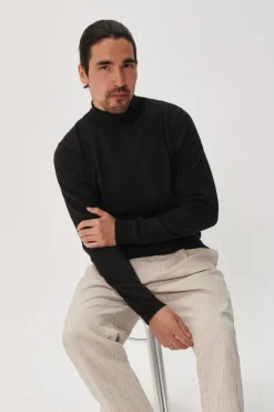 MAparcusman Pullover